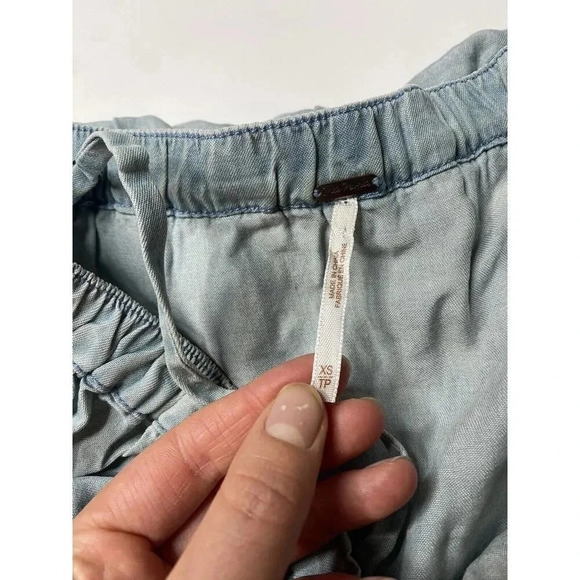 Free People Woman’s Blue Sky Chambray Off The Shoulder Layered Cropped Top XS - Picture 3 of 7